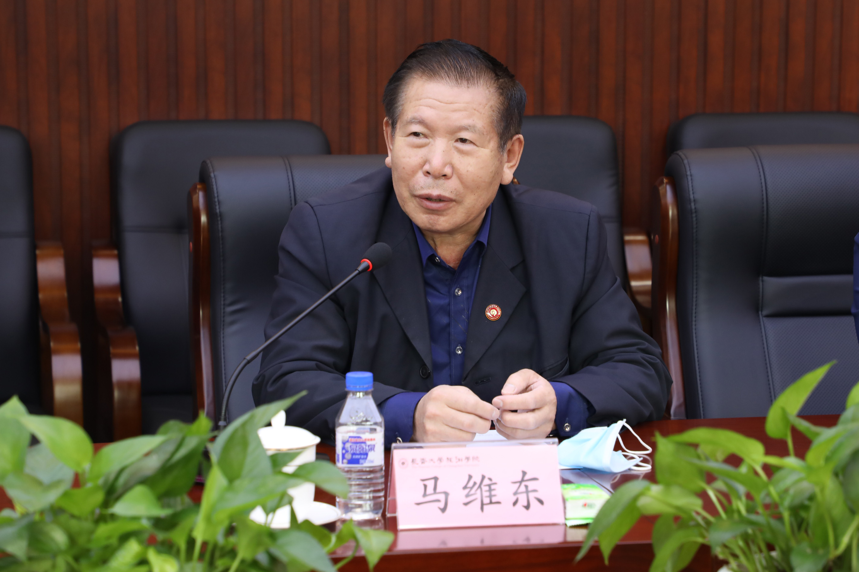 桦甸市政府领导一行来校洽谈校地合作事宜