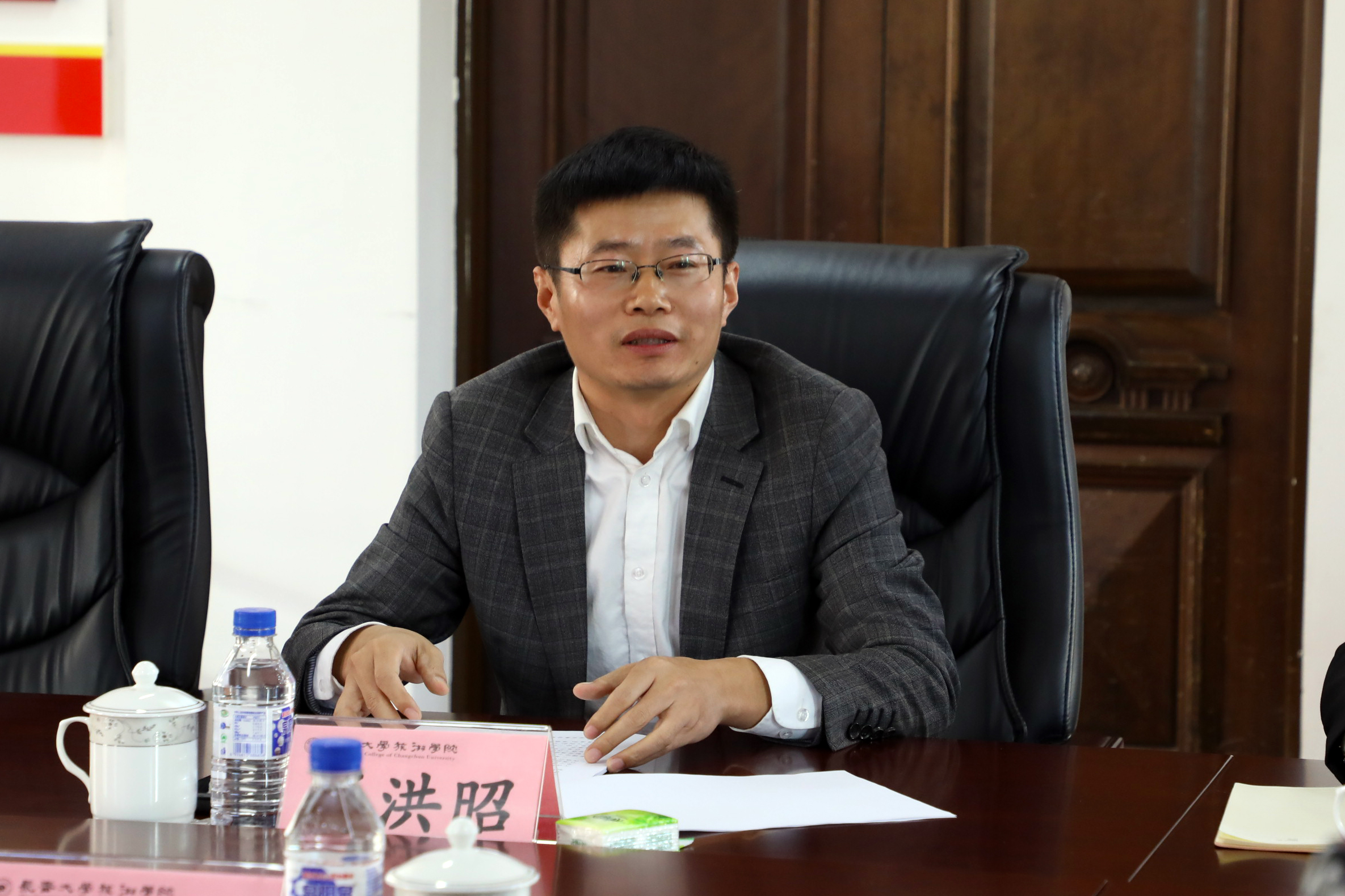 双阳区副区长贾秀丽一行来校调研指导