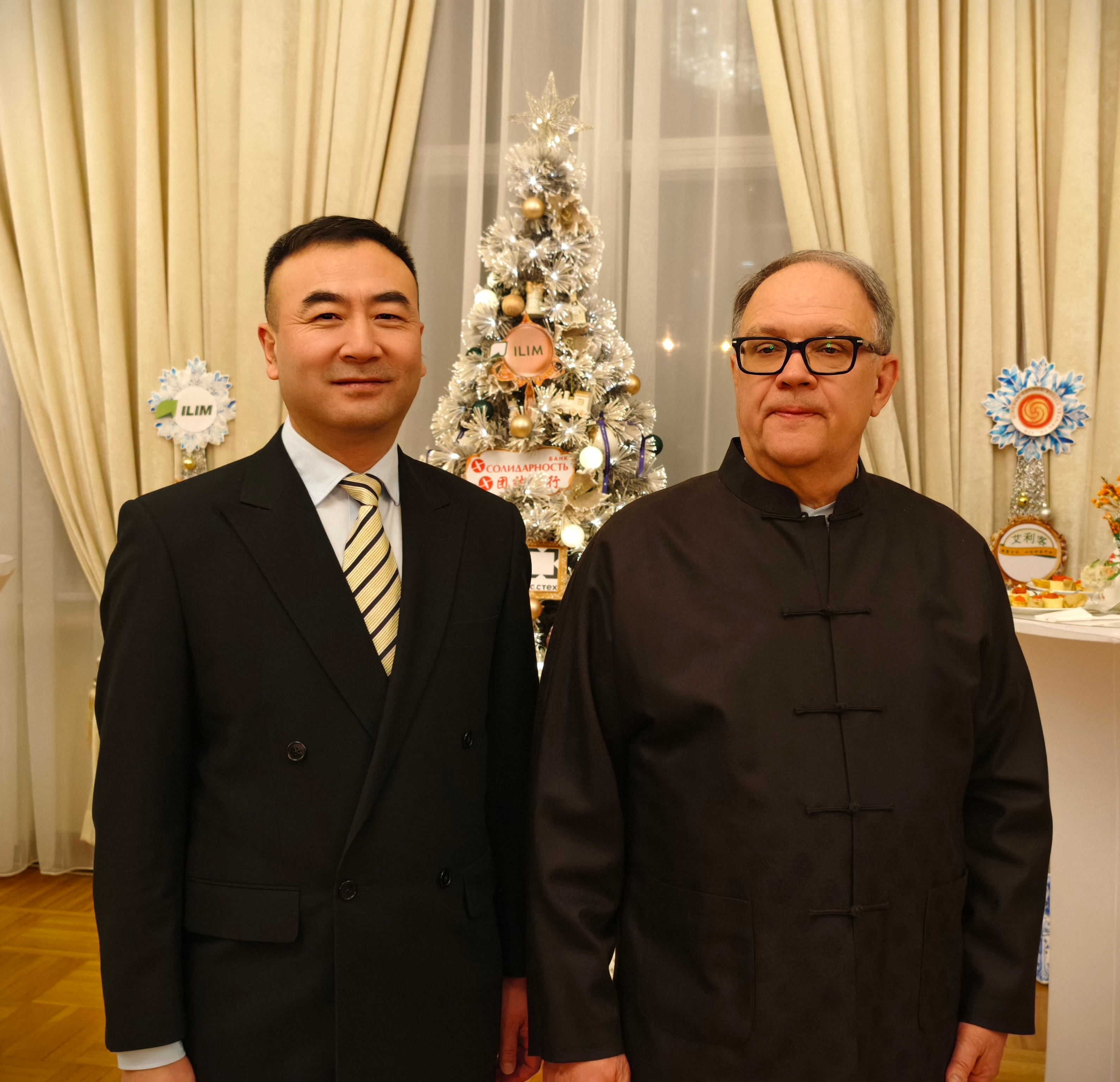 学校副董事长张海涛出席俄罗斯驻华商务代表处新年招待会 推动中俄教育人文交流合作 