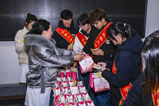 青春无“艾”齐守护，校园防艾正...